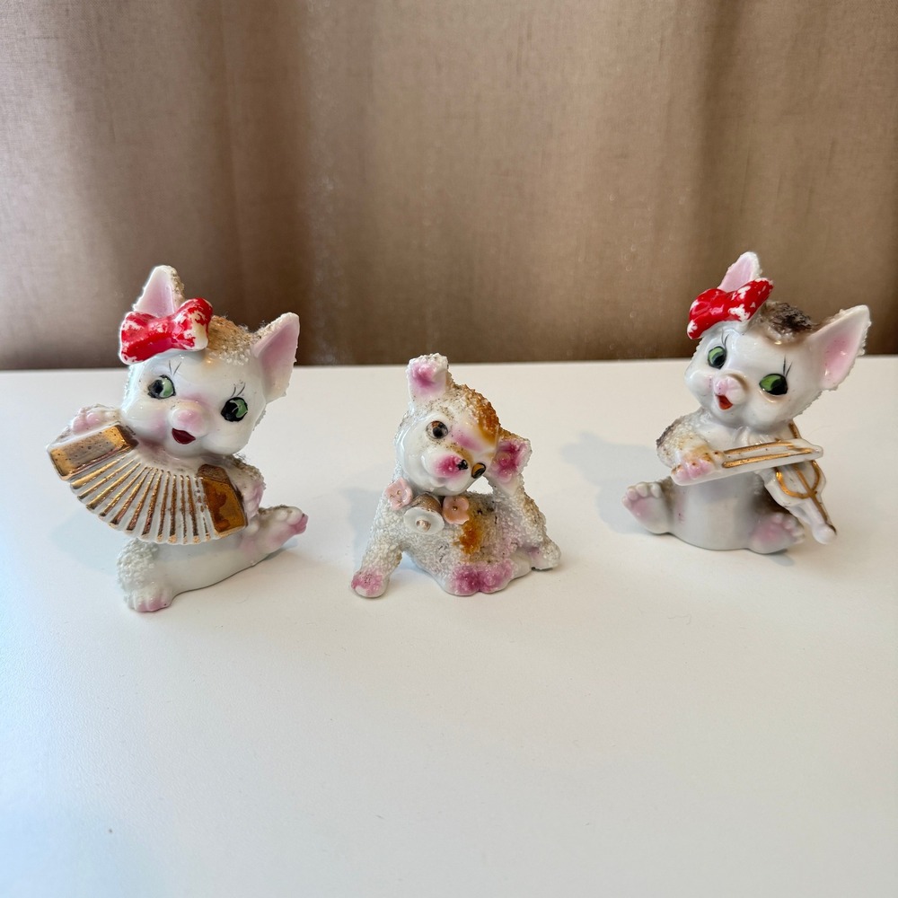 Vintage Spaghetti Porcelain Musical Cat and Puppy Figurines Set of 3 Kitsch